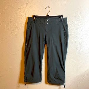 Columbia Fishing Knee Pants• Mid rise